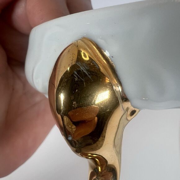 Porcelain‎ Trinket Box With Gold Gilded Feet Oval Shaped With Hand Painted Roses - Picture 15 of 16